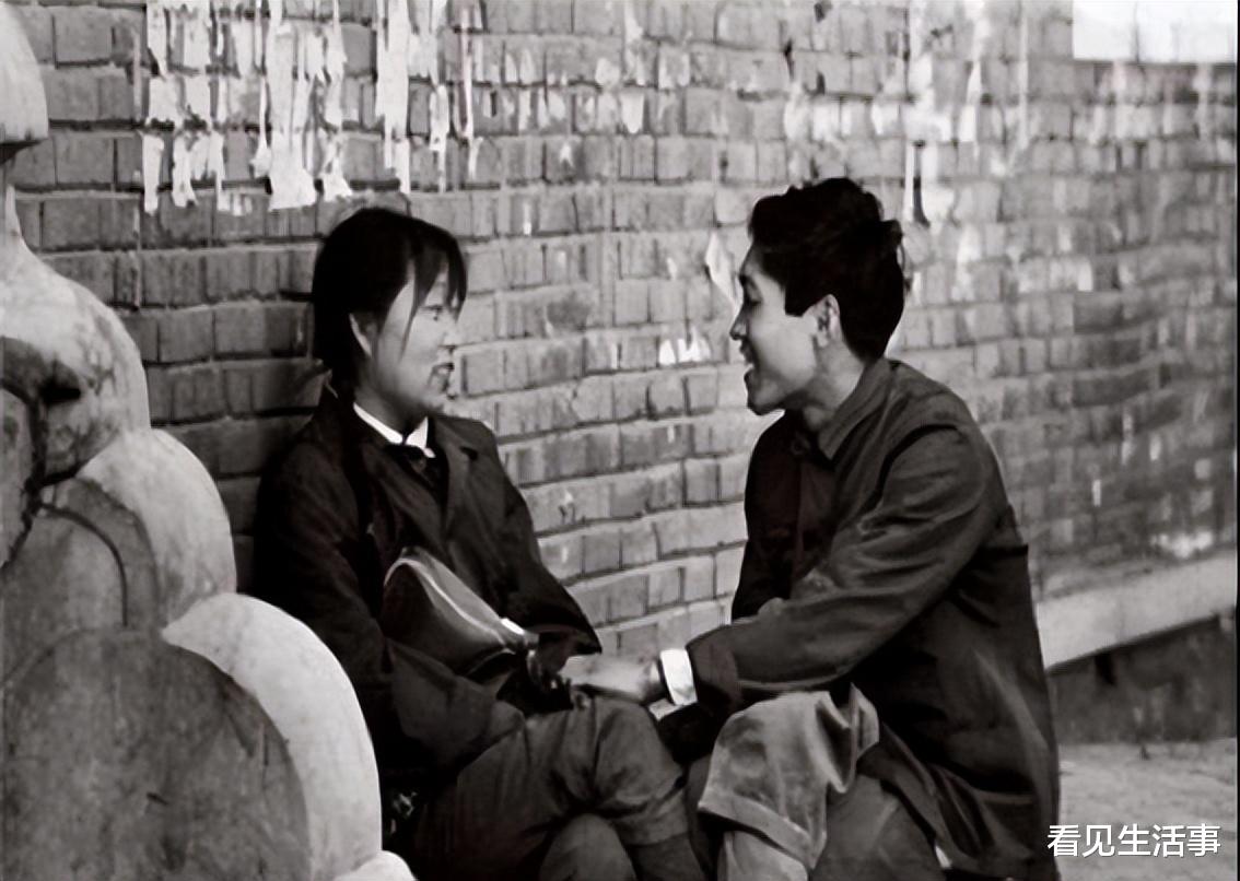 1977年,一信用社女会计贪污4万包养7个情夫,最终却被情夫举报