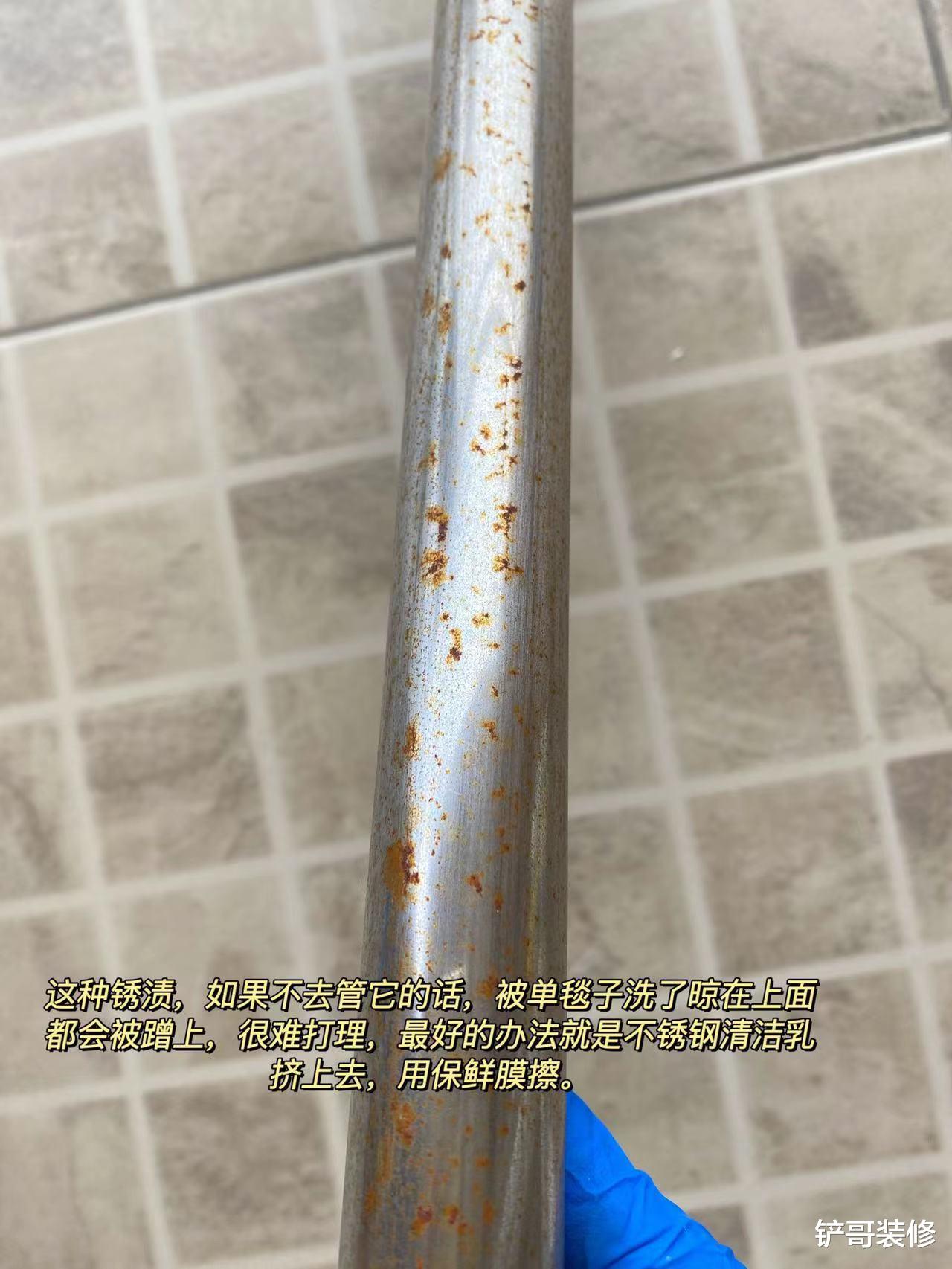 不锈钢锅烧焦了,发黄发黑擦不掉?学会老保洁的妙招,旧锅变新锅