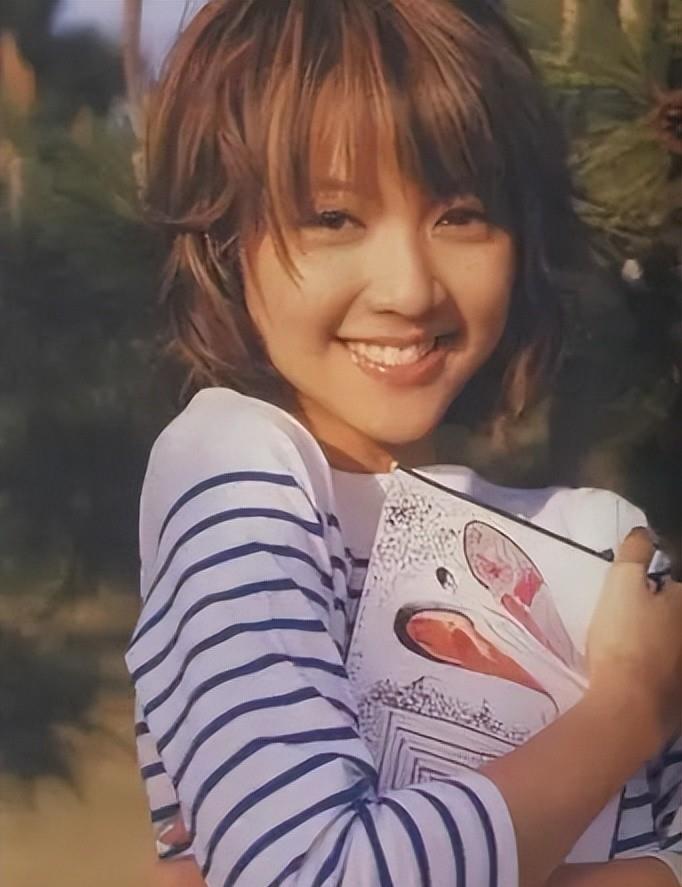 薛凯琪|与成龙儿子谈恋爱，方大同给她写歌，41岁的她逆龄成少女