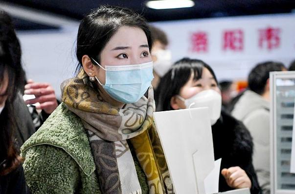 |给不来那么多就别写,应届生因期望工资7千被HR嘲讽,很不公平