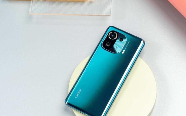 小米科技|小米12ultra核心信息曝光,摒弃副屏、取消打孔,加入徕卡验证