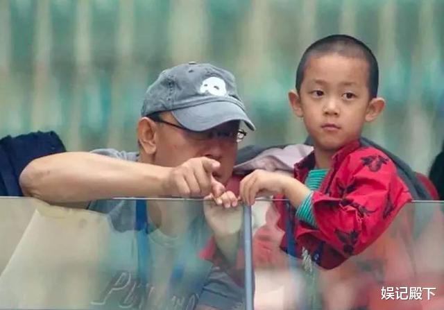 姜文|姜文给孩子们取名被骂惨，强行解释并非不爱国，是虚伪还是创新？