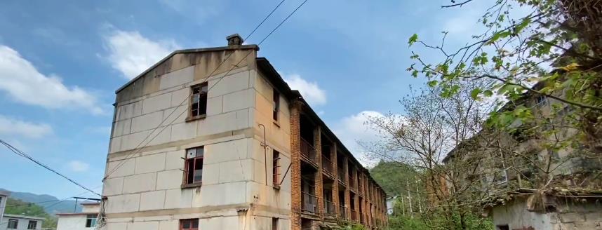 玫瑰|贵州废弃的三线厂，隶属于083基地，旧址开发成温泉酒店