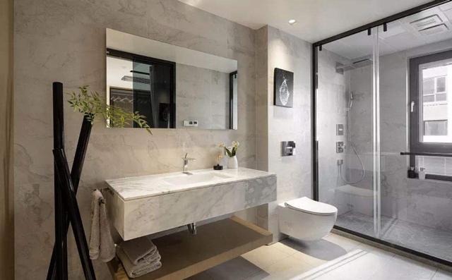 马桶上别挂毛巾架了!看看年轻人的做法,精致又实用