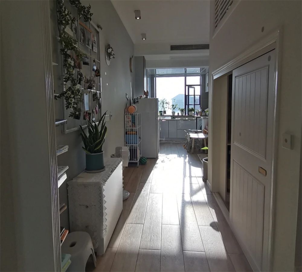 她晒出30㎡小蜗居,利用层高优势做隔层卧室,一个人住真的太爽