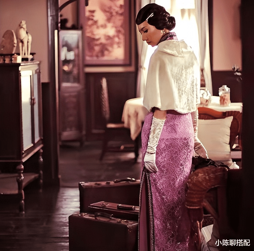 许晴|同样穿旗袍:许晴展现“旗袍臀”,袁泉一眼万年,最后一位很特别