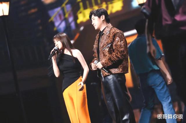 独行月球|《独行月球》凭口碑出圈，不仅捧红了一位新人，还带火了一首老歌