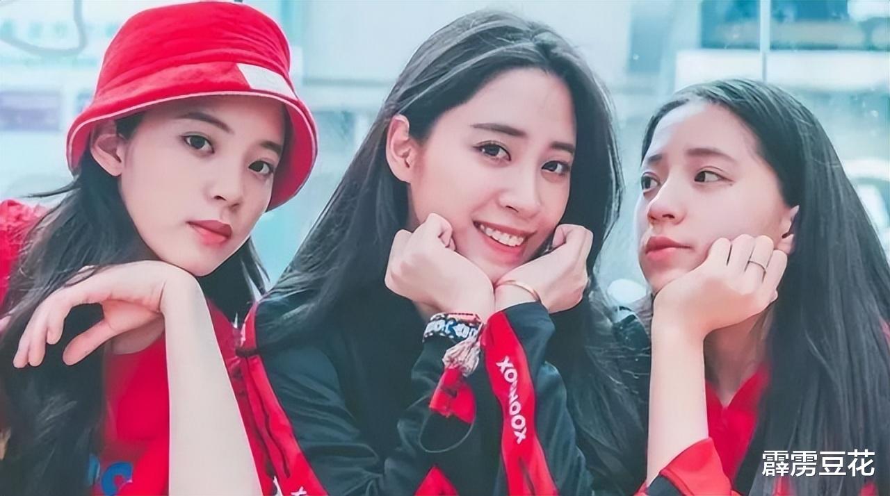 欧阳娜娜|欧阳娜娜晒一家五口过年新衣,三姐妹衣服区别大,爸爸被指偏心