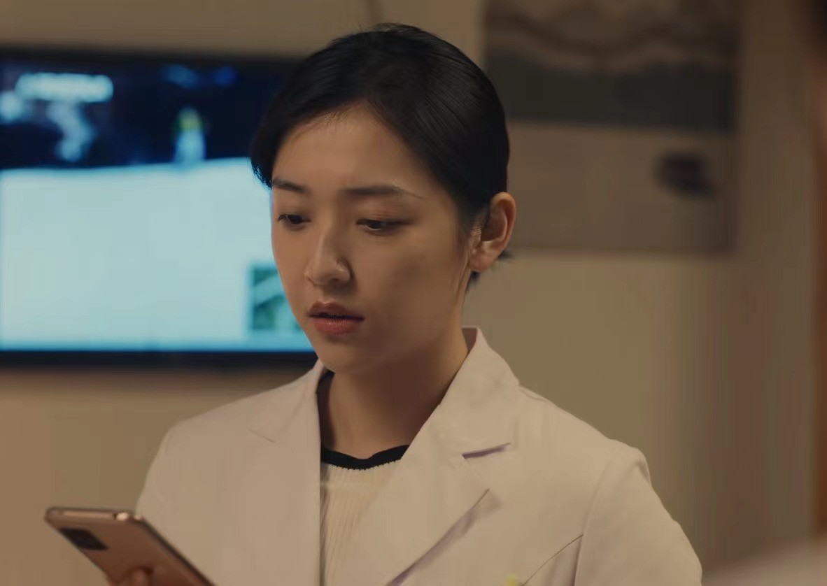 促醒者|《促醒者》中的4位高光女配角，看着脸熟，你未必能说出演员名字