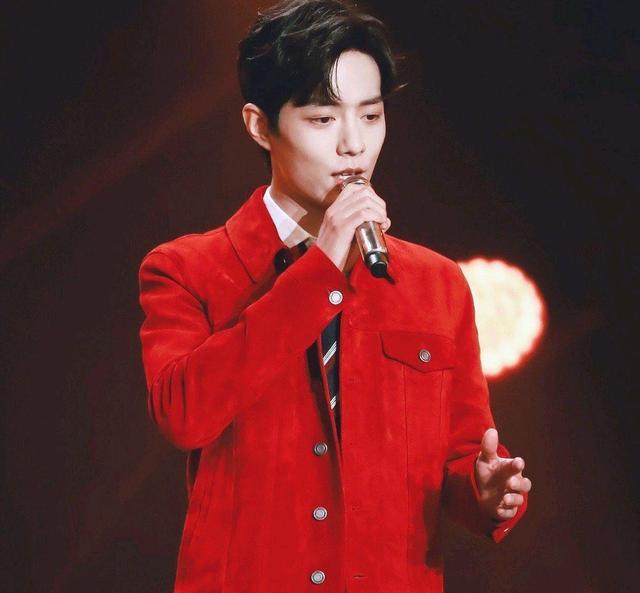 肖战|“虎年”春晚进入倒计时，播放平台点名推荐肖战，直言肖战很深情