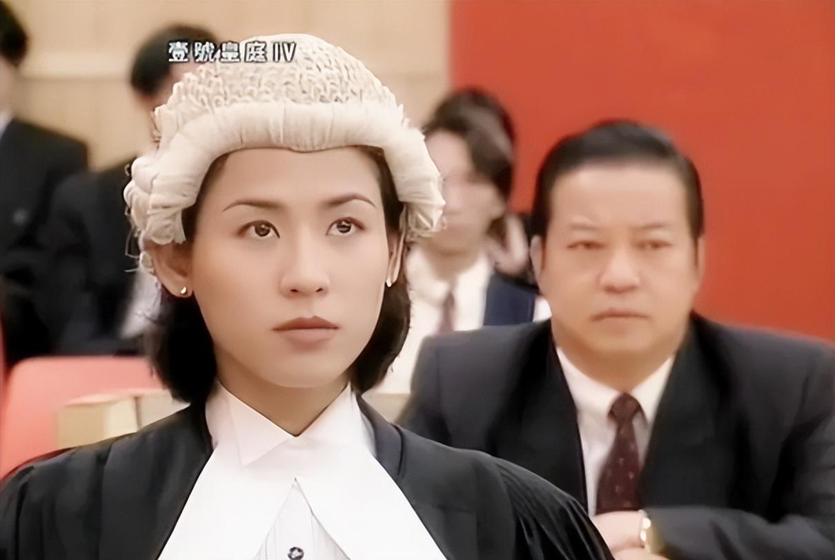 疯狂|“港剧女王”宣萱的清醒,“打”了多少女明星的脸?