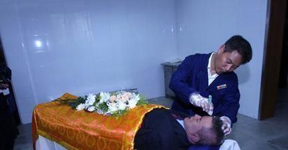 残疾人|“殡仪馆”单位虽冷门，待遇薪资却不比公务员差，对大学生很友好