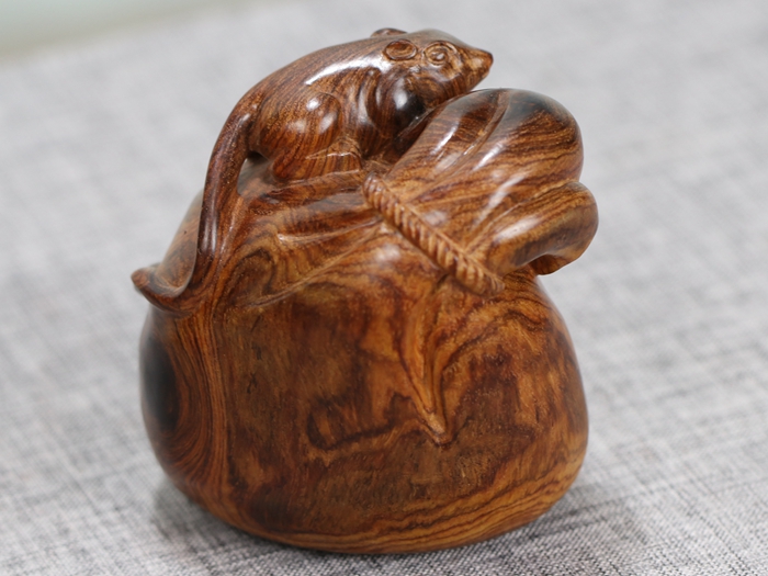 越南黄花梨|越南黄花梨手把件代代有钱