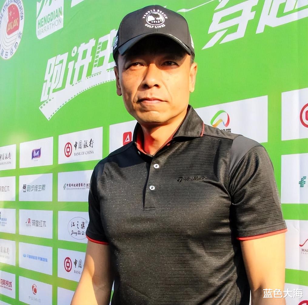 王挺|50岁演员王挺:从警察转行当演员,为父还债千万,珍惜第二段婚姻