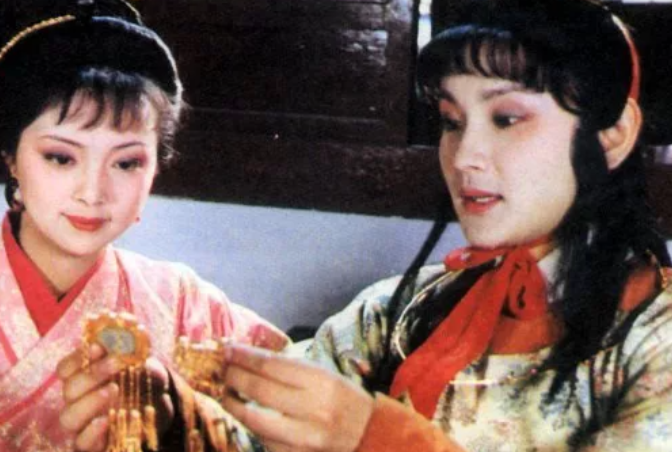 张莉|欧阳奋强曾在《红楼梦》剧组暗恋一个女演员，薛宝钗的扮演者张莉