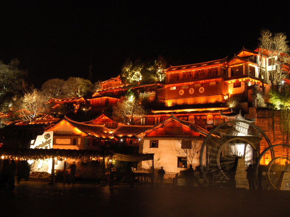 |丽江值得一去,景点多,山美水美,有独特的民族风情