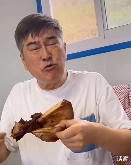 林威|港星林威回到河北住宅，院内杂草丛生，尴尬感叹巴比Q了菜都没了