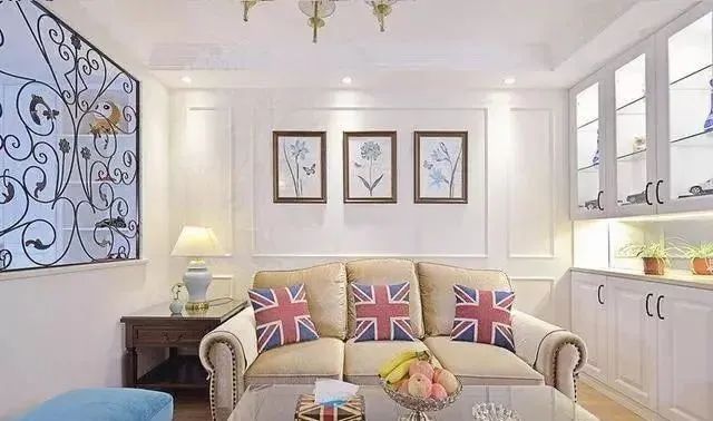 我家95平新房,全屋打满柜子太实用,客厅装个榻榻米邻居都效仿