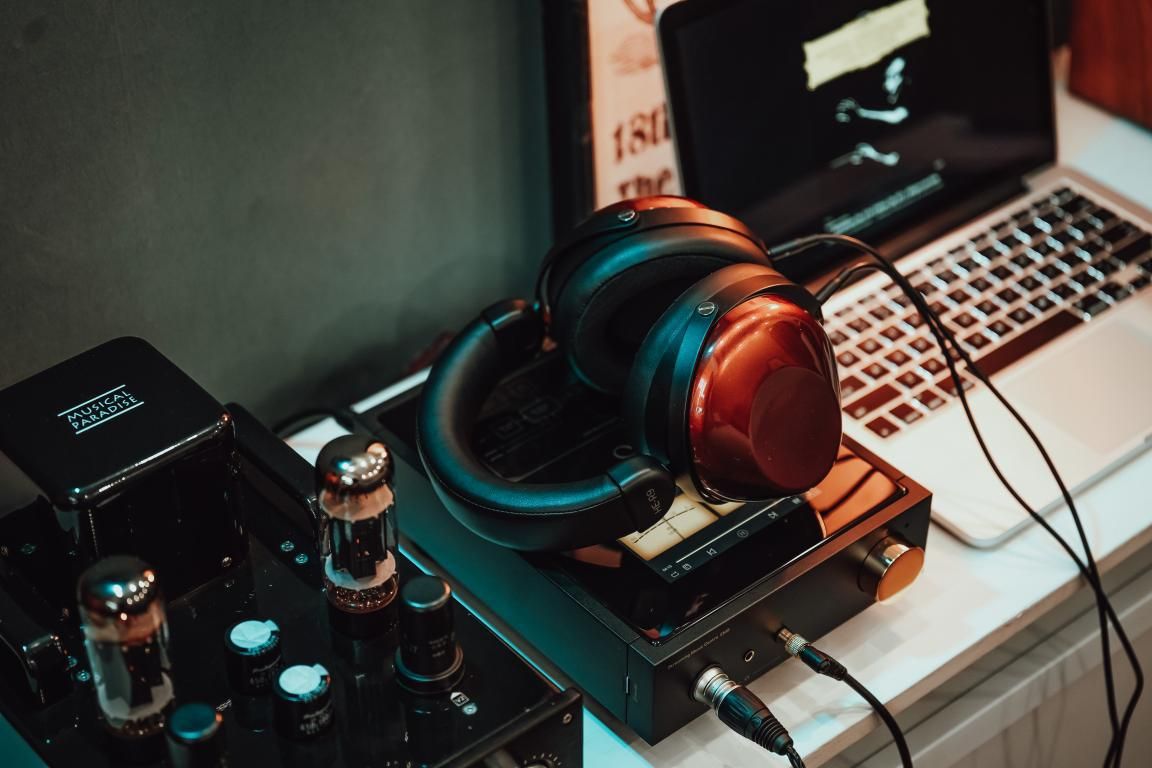 hifiman|馥郁均衡，动圈HIFI大耳的一股清流 HIFIMAN海菲曼 HE-R9试听浅析