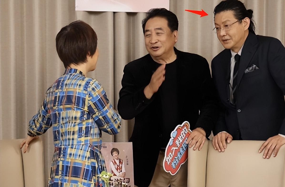 窈窕淑女|央视主持程前：生父在眼前14年从不知晓，去世后才喊了一声爸