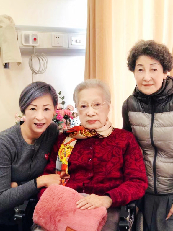 秦怡|传奇女演员秦怡辞世,牛犇祝希娟等人悼念:还欠老师一顿荠菜馄饨