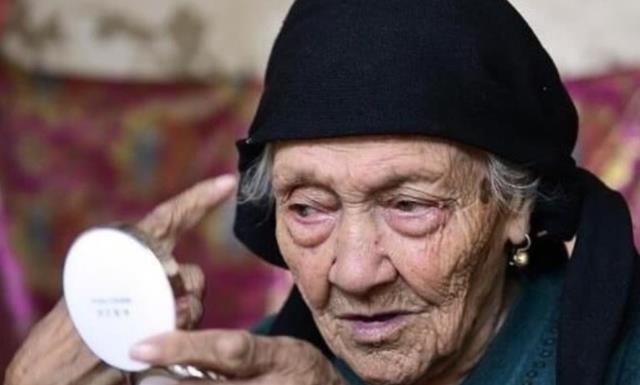 秋燥|为什么70多岁的老人,过不了几年就去世了?源于心理层面的衰老感