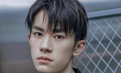 易烊千玺|易烊千玺坦荡放弃编制！网友质疑心虚，当红歌手却发文力挺