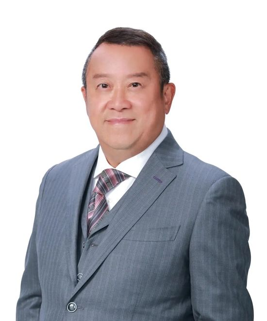 曾志伟|曾志伟带故友遗孀超市购物，两人关系可疑。