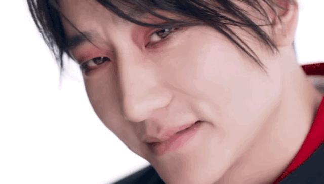 黄轩|拍个广告肩膀也要造假？高片酬下明星身上还有什么是真的？