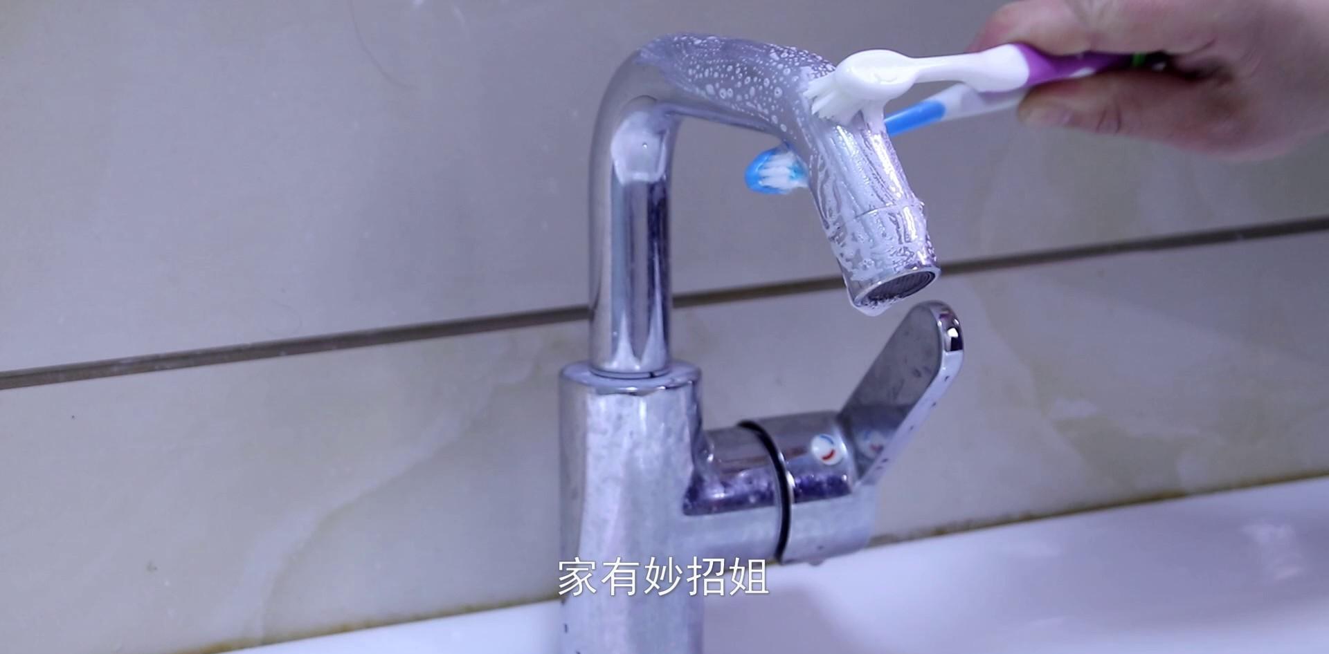 旧牙刷别扔了,用打火机烫一烫,解决了家家户户的烦恼,太实用了