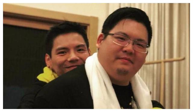 向华强|向佐和向佑,同样是向华强和陈岚的儿子,为何生活截然不同