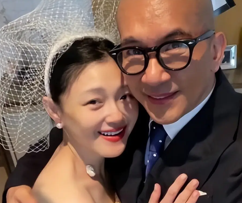 蔡康永|蔡康永高调发声疑似内涵汪小菲，为了给姐妹站台连脸都不要了