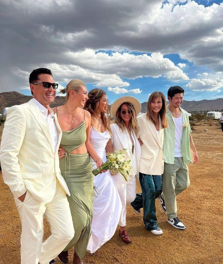 王敏德|星二代大方办同性婚礼！王敏德长女王曼喜嫁恒隆创始人孙女