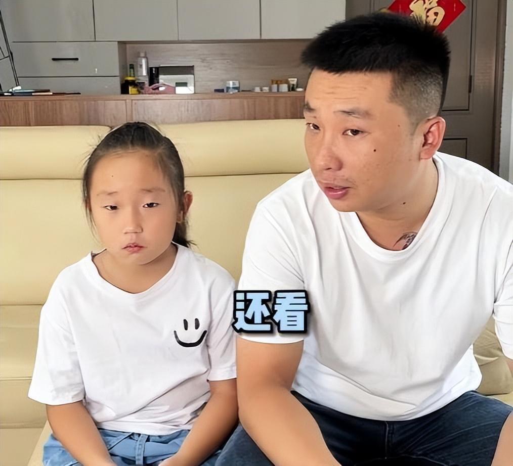 |9岁杨子钰沦为“流量密码”!亲爸靠她赚钱