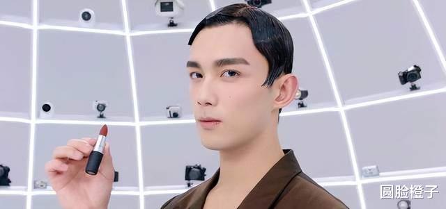 补钙 讲真的，口红别找男明星拍广告了，从帅气到油腻，就在一念之间