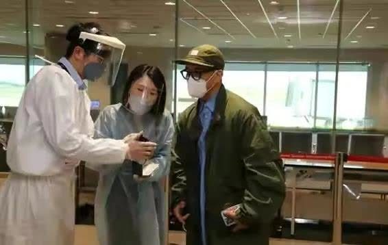 小S|小S半夜晒新姐夫照片还直呼:好帅!我妈现在终于也爱他了