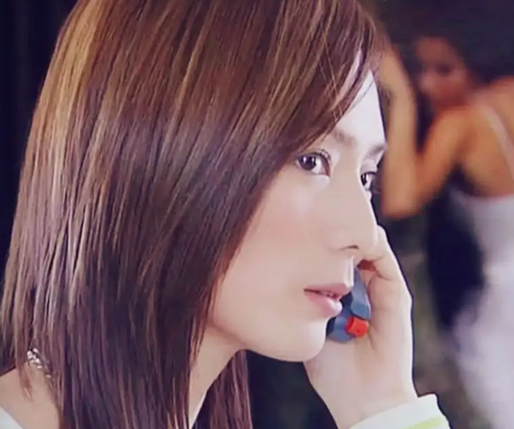 何仙姑|最美何仙姑经历被骗，选择婚姻却独留儿子，这就是佳人薄命？