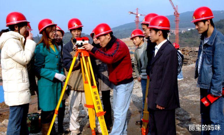 大学生|中铁工作“留不住人”？大学生们辛苦入职，为啥又会选择放弃