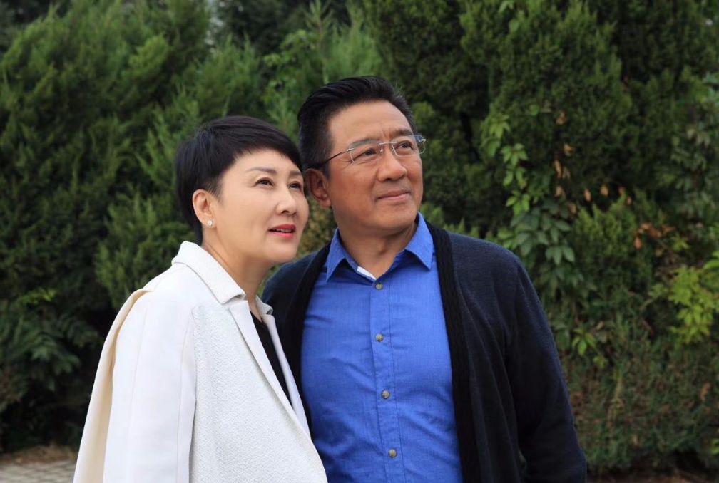 丁勇岱|演员丁勇岱：和妻子一见钟情，没有求婚没有婚礼，至今已相伴36年