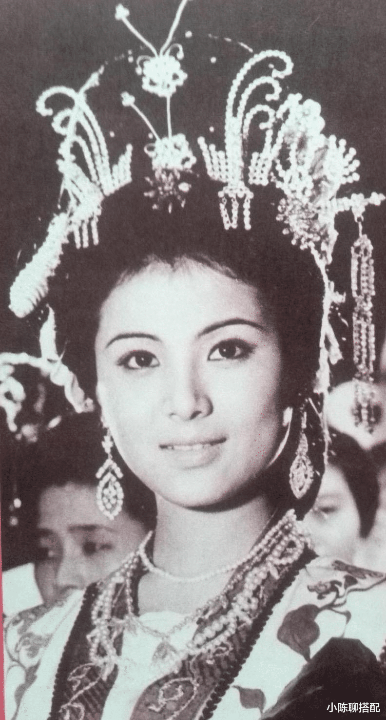 普超英|“八十年代珠影女星”普超英:穿搭精致耐看,62岁发福也优雅