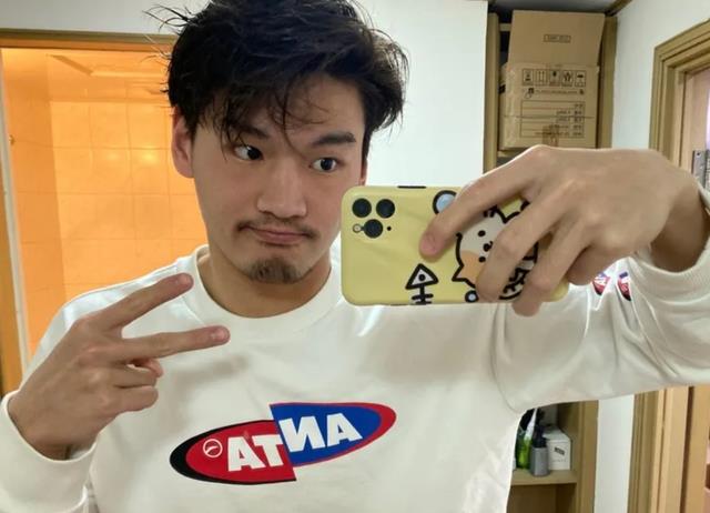 王冰冰|沉寂4个月后回归,王冰冰笑容灿烂、状态好,网友劝其专心搞事业