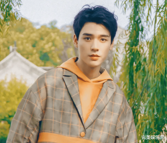 袁冰妍|曝杨幂龚俊新剧下月开拍,袁冰妍作配疑资源降级,粉丝怒撕工作室