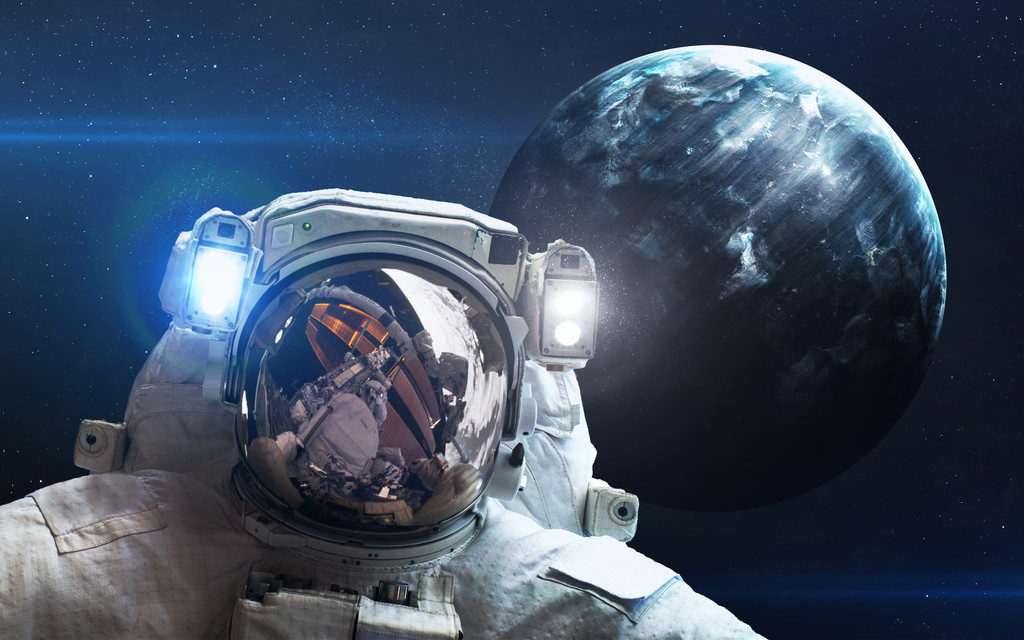 离开地球移民火星,至少还需要多少年?你愿意去火星吗?