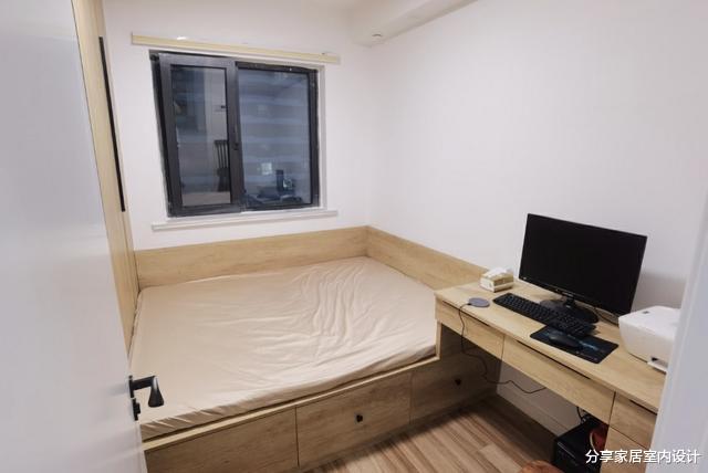 入住半年的新房，餐厅设卡座，沙发不靠墙很实用，看完全屋很治愈