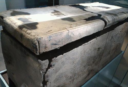 英国著名“毒王”，死后尸体不能火化，只能装进半米厚的铅棺深埋