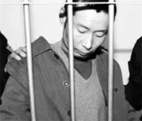 真实故事:西安9名女子上班时突然失踪,凶手交代:已经成了粪水