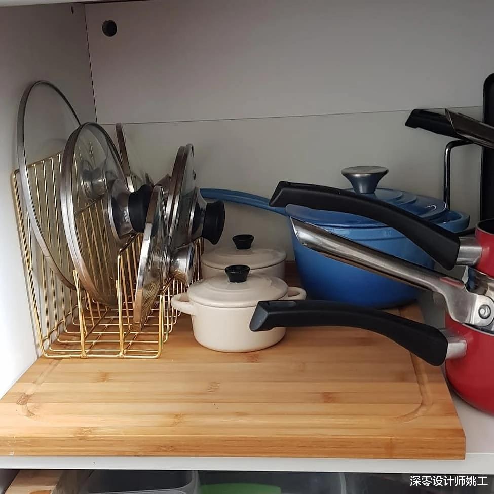 厨房太乱看着压抑?把这5招锅具收纳学回家,榨干每一寸空间