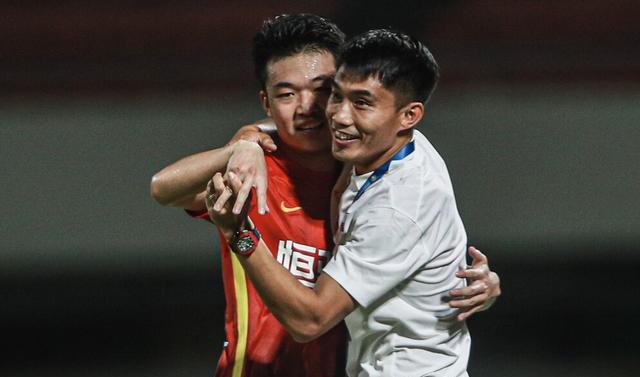 郑智|郑智打脸足协！B级职业级，前者执教一场进4球，后者十二场才6球