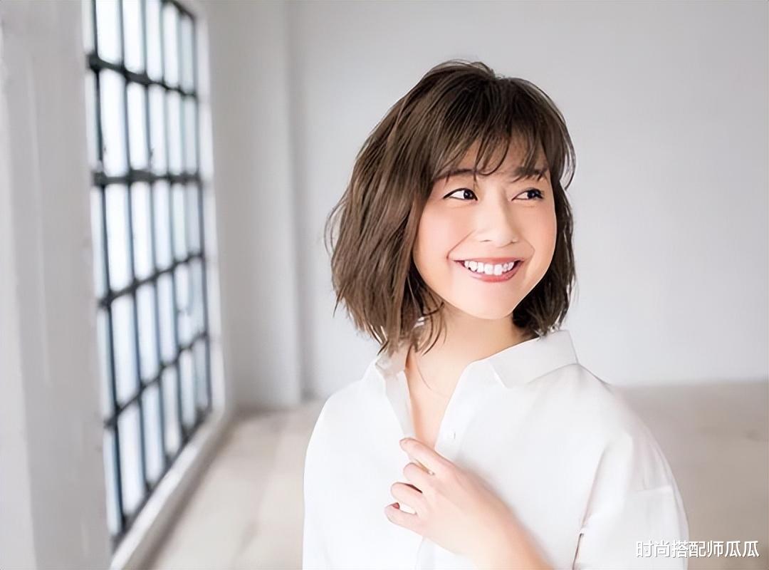 发型 上了年纪的女人，发型决定状态！建议远离这3种“显老发型”