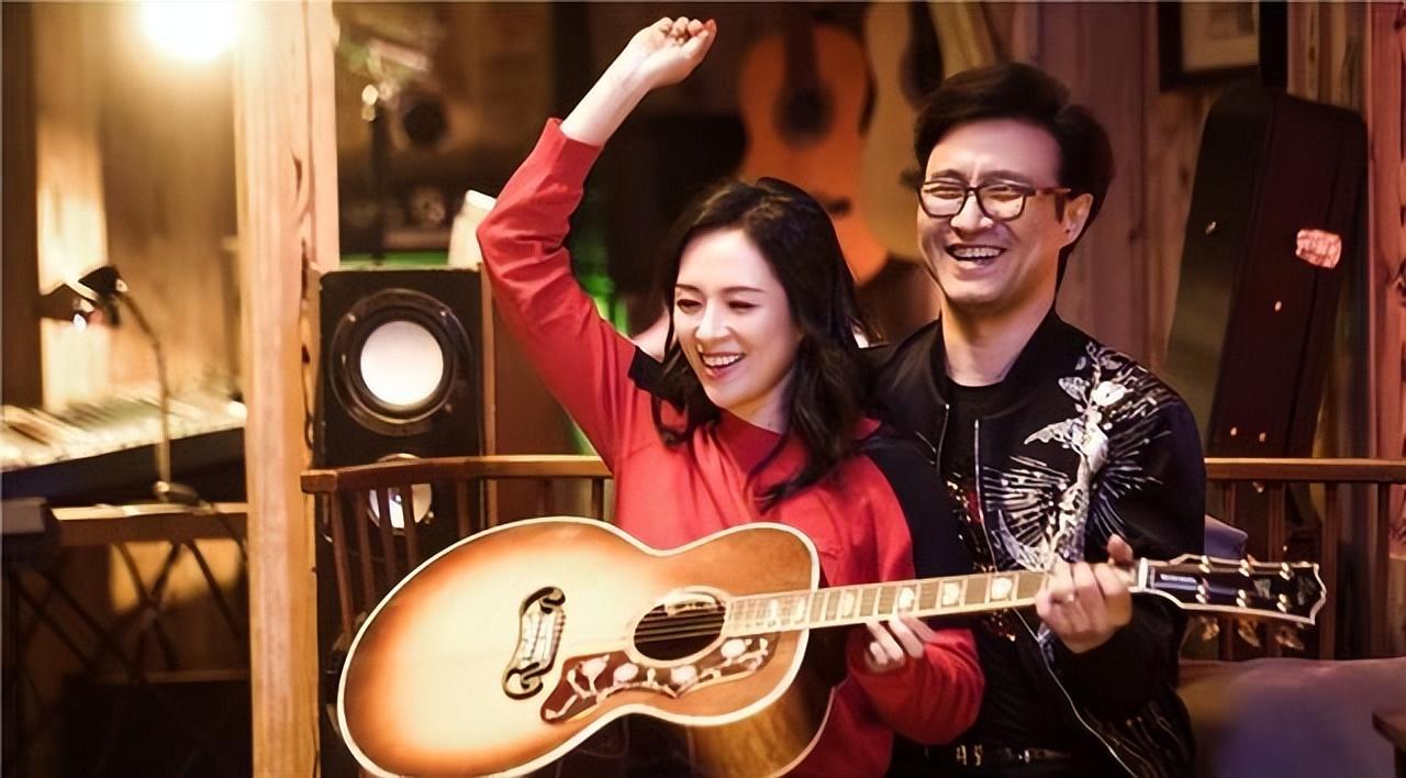 章子怡|22年前的《尖峰时刻2》庆功宴，成龙：礼物呢？章子怡：我就是今晚的礼物